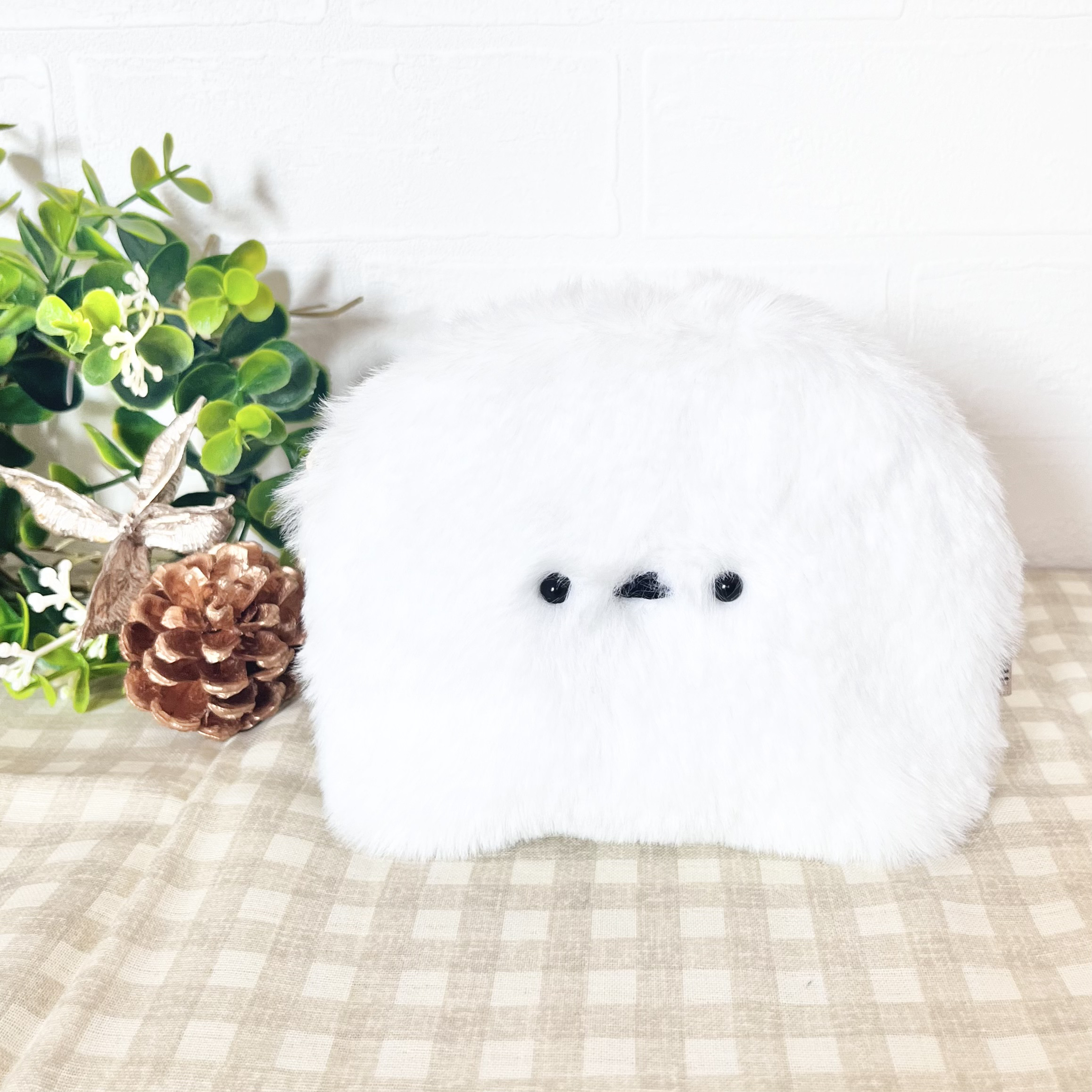 ○ポーチ○もふもふすぎるシマエナガ○ハンドメイド ひよこキルト しまっ