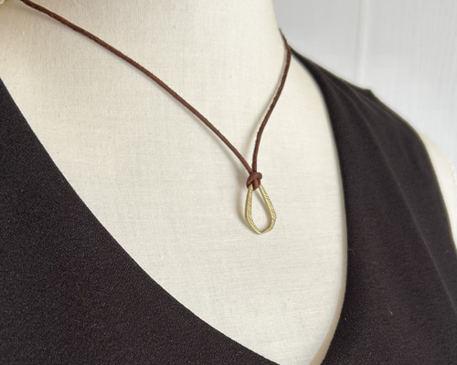 ミスマルノタマ　ネックレス　トップ　本革紐　① at4571447645551_1.jpg