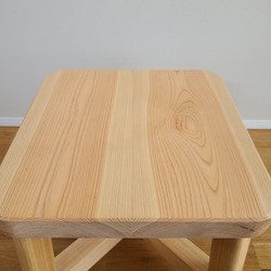 囲みたいヒノキテーブル　ミニテーブル　スツール　檜　台　ボーダー　無垢　椅子　天然 6枚目の画像