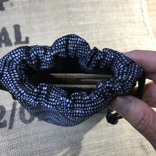 スマホ入れ（ピッグスエード巾着袋） 巾着袋 アトリエ ヨッコ 通販