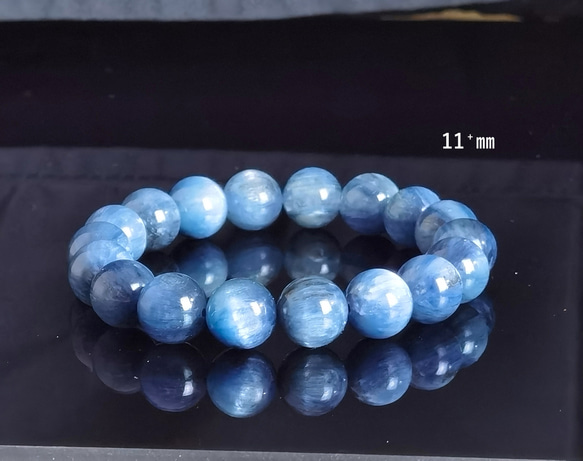 天然石　ブルーオーラ　３Aカイヤナイト 7.5 ～11⁺㎜　ブレスレット　 1枚目の画像