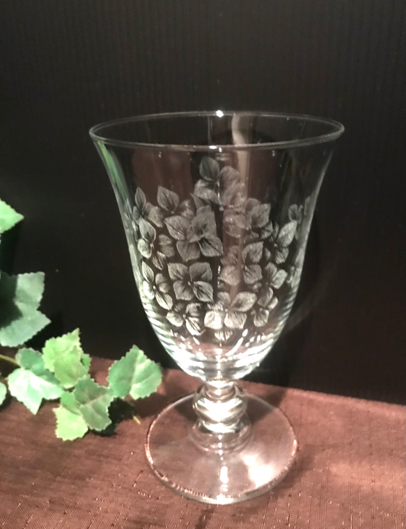 ご売約済み　ゆれる紫陽花のグラス〜手彫りガラス〜 4枚目の画像
