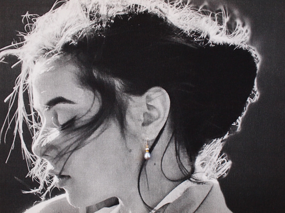 Kintsugi 珍珠耳環，看起來像香水瓶 小水滴珍珠吊墜耳環 第7張的照片