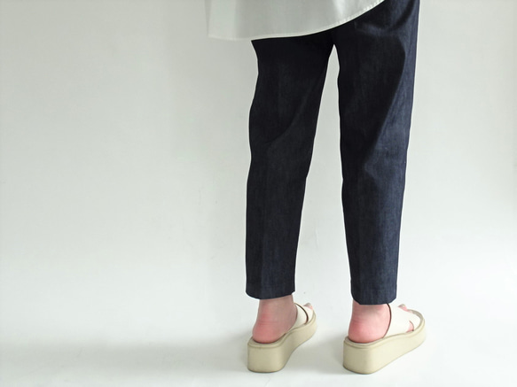 こだわり9分丈サラサラデニムテーパードパンツ 10枚目の画像