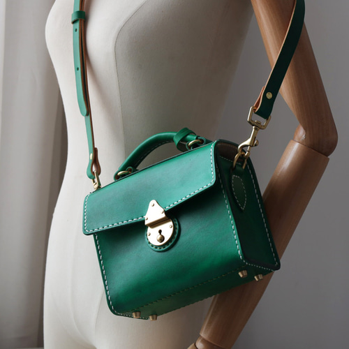 切線派】本革 ショルダーバッグ クラシックサドルバッグミラーレバッグ  