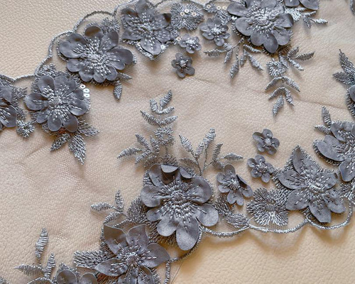 新品タグ付き・グレースクラス チュールスパンコール刺繍 フレア e3e1f51e6a6d18754d889070413f8e