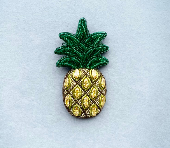 ビーズ刺繍のブローチ　-パイナップル- pineapple 2枚目の画像