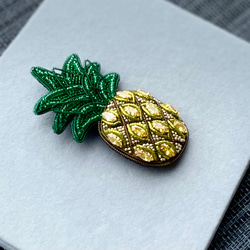 ビーズ刺繍のブローチ　-パイナップル- pineapple 3枚目の画像