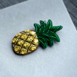 ビーズ刺繍のブローチ　-パイナップル- pineapple 4枚目の画像