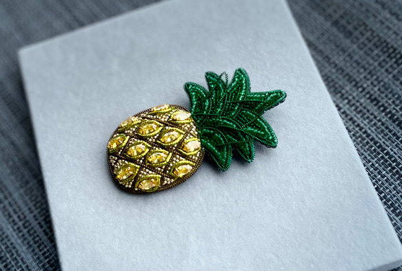 ビーズ刺繍のブローチ　-パイナップル- pineapple 4枚目の画像