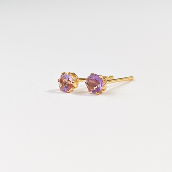アメジスト　一粒ピアス　３ｍｍ　２月誕生石　サージカルステンレス　金属アレルギー対応　極小　つけっぱなし　天然石　ギフト 7枚目の画像