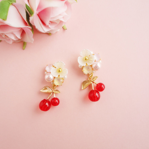ピアス　ハート　5連　さくらんぼ　パール　ビジューチャーム　赤　大ぶり　春 ピアスハート5連さくらんぼパールビジューチャーム赤大ぶり春