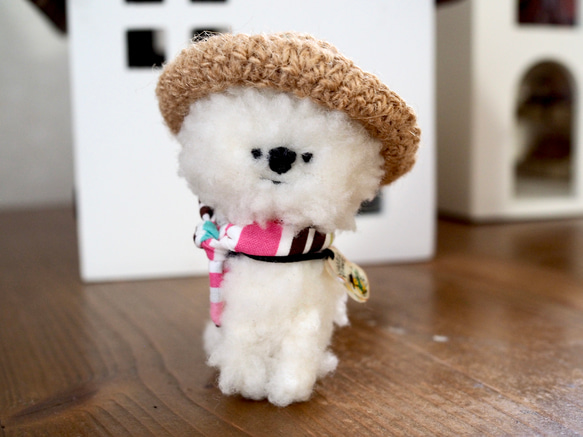 小さい麦わらモフ犬(ピンク系ストライプスカーフ) 5枚目の画像