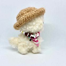 小さい麦わらモフ犬(ピンク系ストライプスカーフ) 9枚目の画像