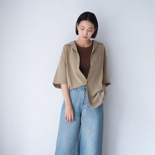 YUUNAICHIKAWA ショルダーバッド Tシャツ ベージュ Shoulder pad mini sleeve tops – YUUNA ICHIKAWA YUUNAICHIKAWA