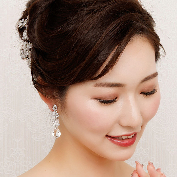 ビジュー 花嫁　イヤリング　ブライダルイヤリング　結婚式　ウェディング  EE09