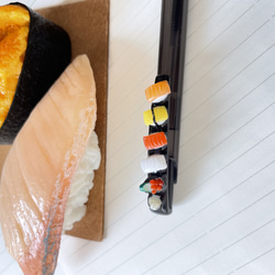 【ミニチュアフード】指先サイズのお寿司　ボールペン　　ブラック 6枚目の画像