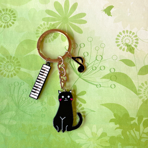 猫♪ふんじゃったぁ♫…的なキーホルダー　（黒猫　音符　キーボード　ハート） 2枚目の画像