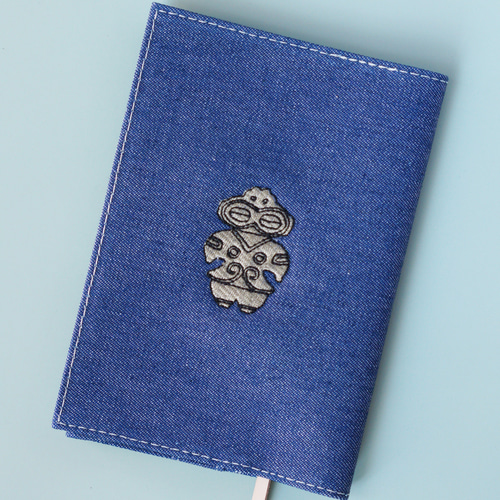 文庫サイズ ブックカバー 「遮光器土偶」刺繍 ブックカバー