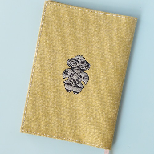文庫サイズ ブックカバー 「遮光器土偶」刺繍 ブックカバー