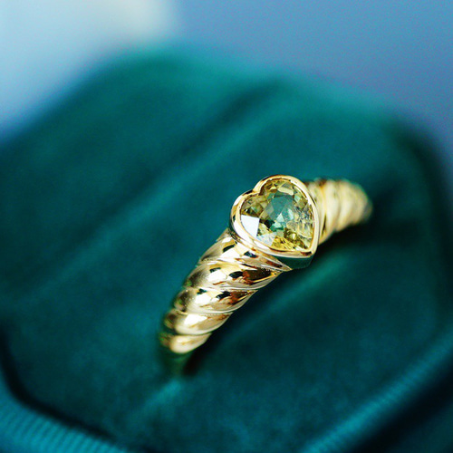 愛」K18 天然イエローサファイア 天然ダイヤモンド リング 成功 誠実  