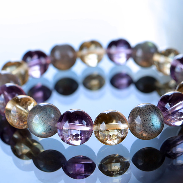 優雅な虹色ラブラドライトと キラキラなアメジストとシトリンの 煌く