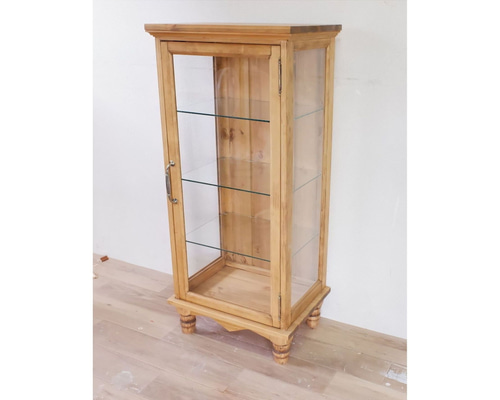 脚付き ガラスキャビネット 照明付き c9eb11ecdd83cfc325e7fbe649c547