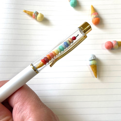 【人気作品】１２色の虹色アイスクリーム さくらんぼ付き　ボールペン　ミニチュアフード 9枚目の画像
