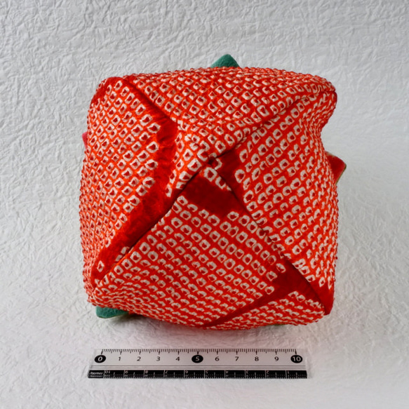 赤い絞りの　イチゴ　ポーチ   mo- 9 4枚目の画像