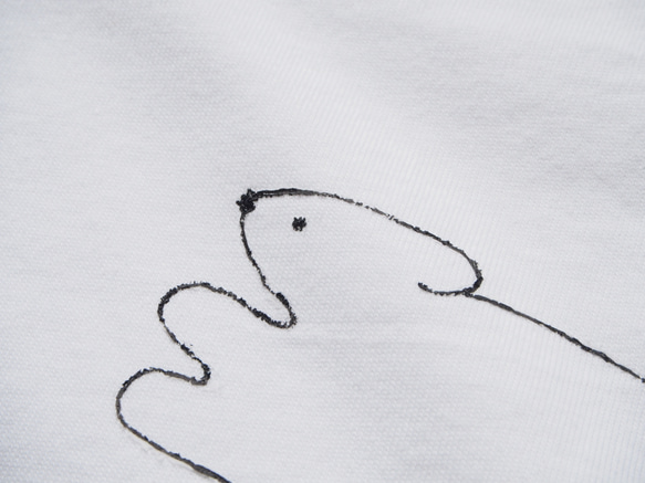 空飛ぶ犬のTシャツ 5枚目の画像