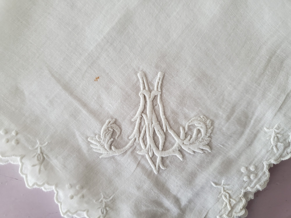 フランスアンティーク 白糸刺繍ハンカチ イニシャル刺繍