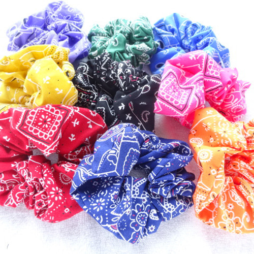 ピンク　ペイズリー　シュシュ　バンダナ柄 ピンクペイズリーシュシュバンダナ柄