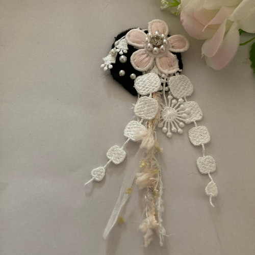 ♡ハンドメイドフラワーブローチレースナチュラルシンプルパールピンク  