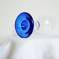 吹きガラス　青のワイングラス 3枚目の画像