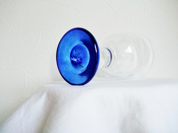 吹きガラス　青のワイングラス 3枚目の画像