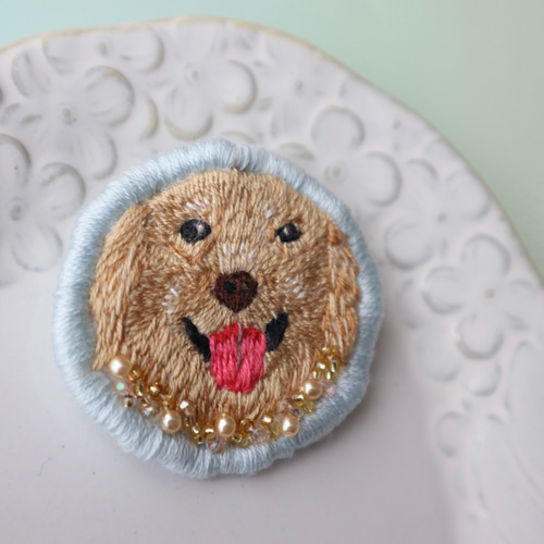 ゴールデンレトリバーの刺繍ブローチ ブローチ 水越商店 通販 16049489