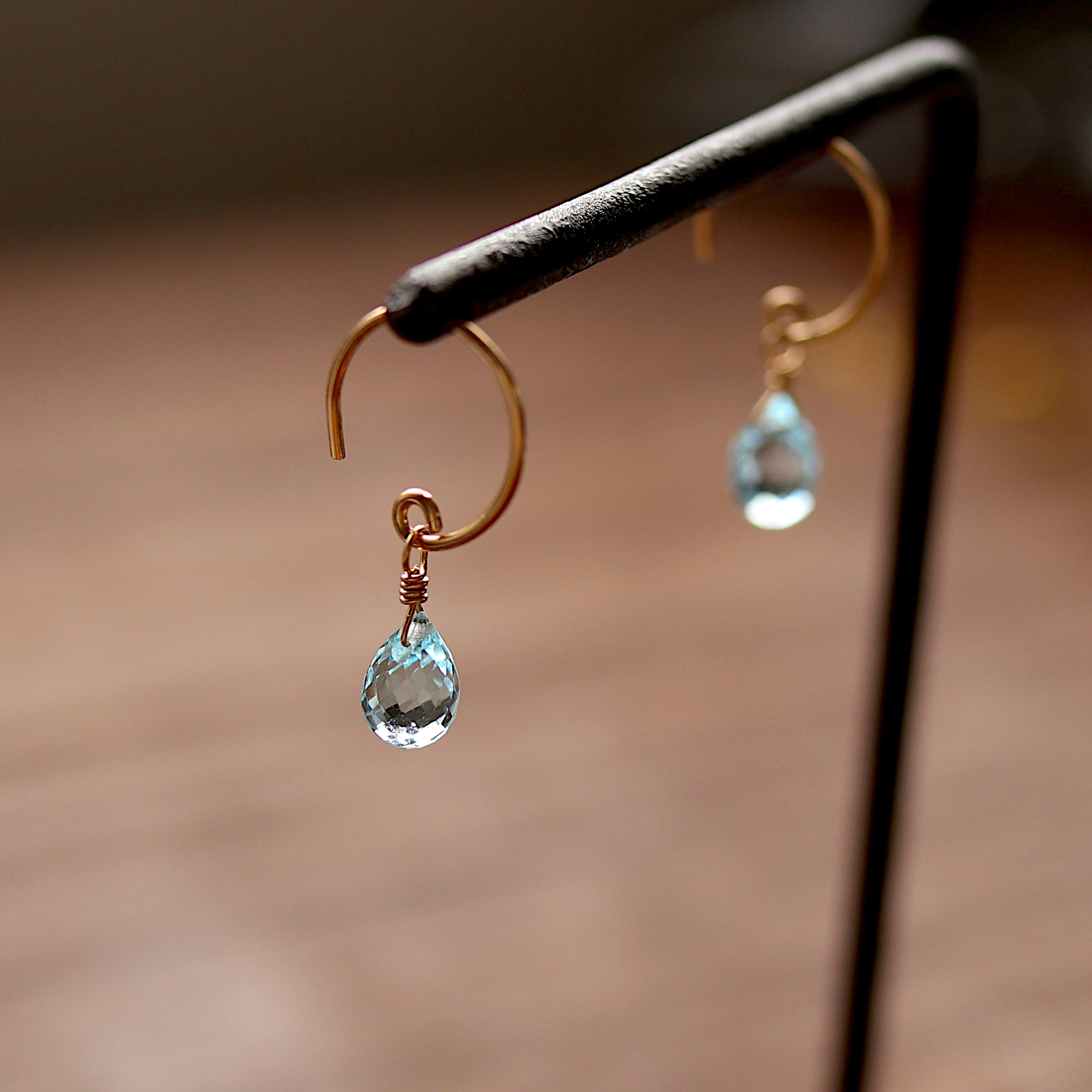 【ピアス・イヤリング】幸運を運ぶ空色の雫＊スカイブルートパーズ＊14KGF・silver925＊