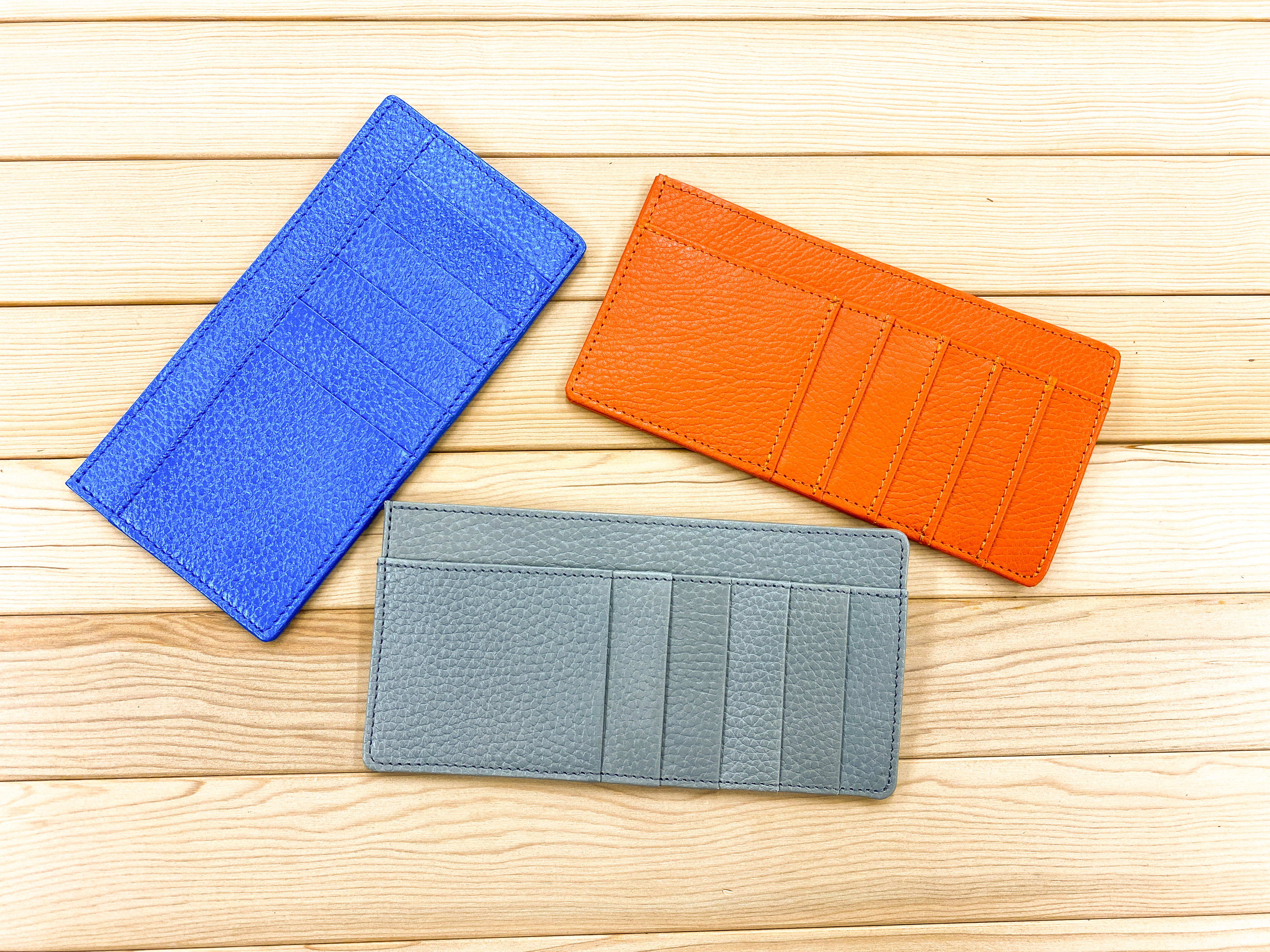 薄くて軽いコンパクトなお札サイズのフラグメントケース