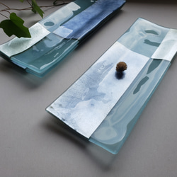 ガラスの器　銀澄長皿　シルバー＆ブルー 3枚目の画像