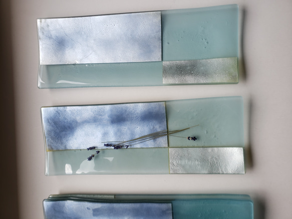 ガラスの器　銀澄長皿　シルバー＆ブルー 4枚目の画像