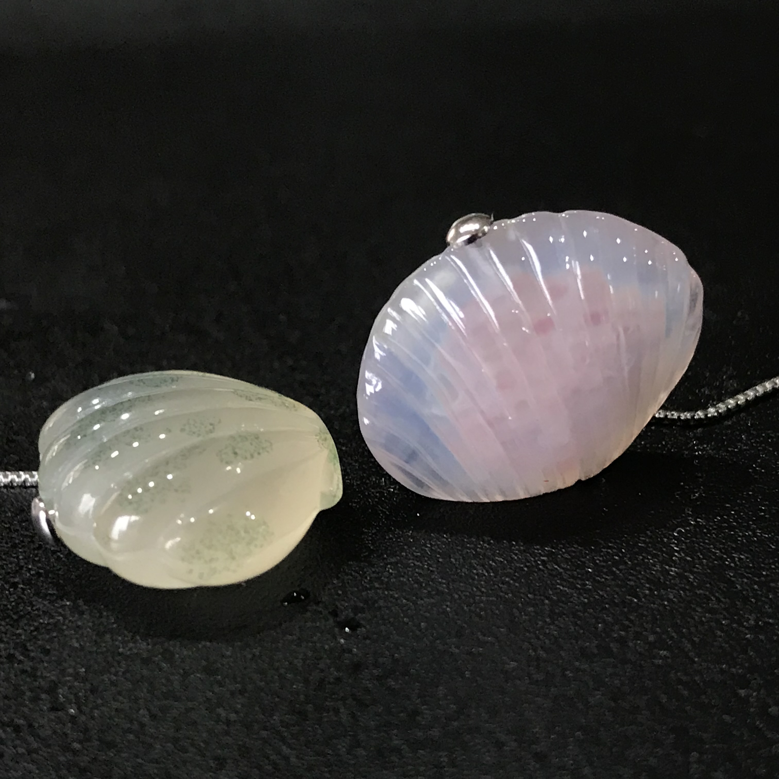 ゴビ石−1120 ゴビ瑪瑙 手彫り 貝殻 イヤリング・ノンホールピアス  