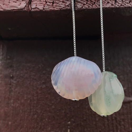 ゴビ石−1120 ゴビ瑪瑙 手彫り 貝殻 イヤリング・ノンホールピアス  