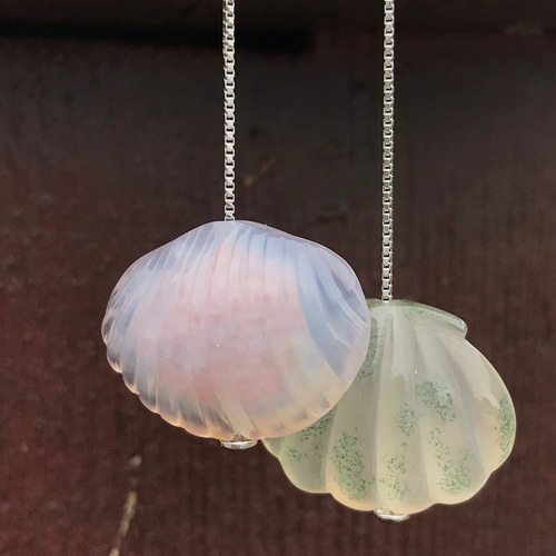 ゴビ石−1120 ゴビ瑪瑙 手彫り 貝殻 イヤリング・ノンホールピアス  