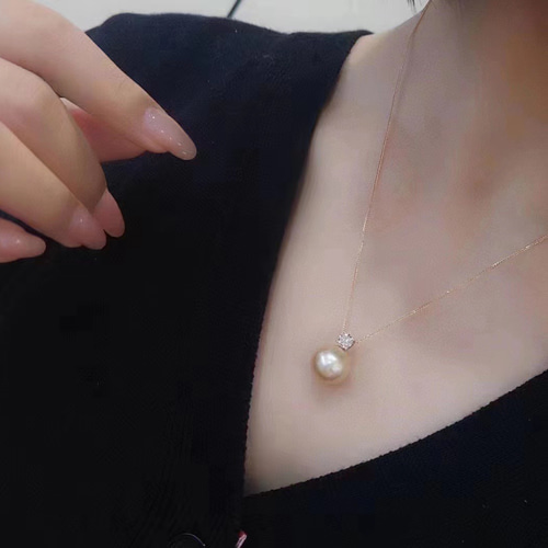 高級】南洋真珠 ダイヤモンド付きペンダントk18 ネックレス