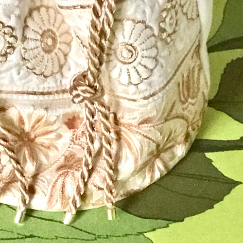 送料無料】インド刺繍リボン 丸底の巾着バック 巾着バッグ sakura iro 