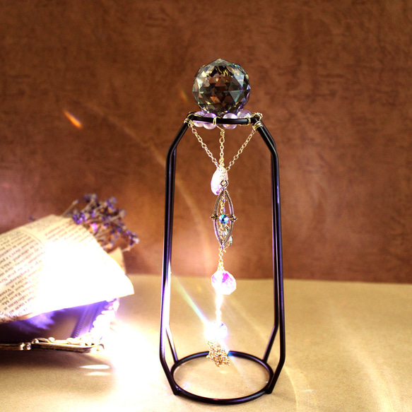 獨立式太陽捕手帶支架 藍紫色魔石（金色/黑色）【採用優質水晶】定制 第4張的照片