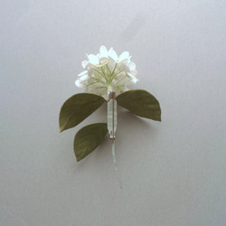 リネンの花　小さなアナベルのコサージュ 5枚目の画像