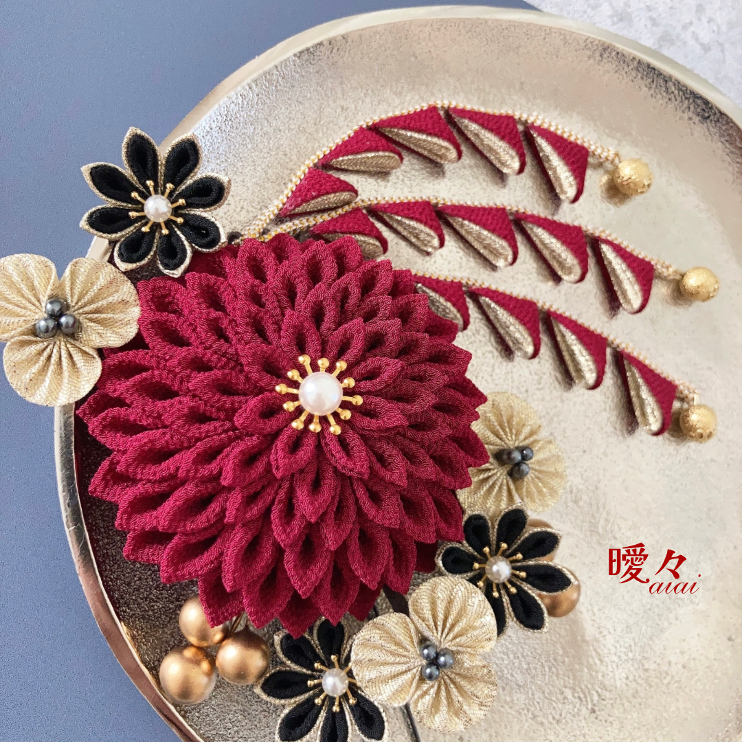 シックな髪飾り＊ワインレッド♩【つまみ細工髪飾り】和装　着物　振袖　袴　色打掛け　ゴールド　ワインレッド　赤　黒