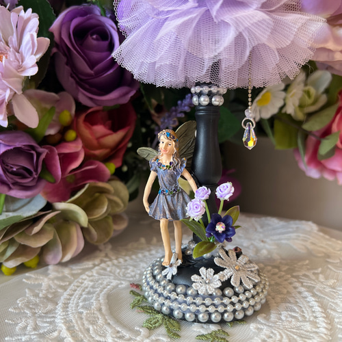 アンティーク調人形付きライトスタンド￼ アンティーク調人形付きライトスタンド￼