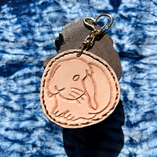 革のキーホルダー（うさぎ(ホーランドロップ）) キーホルダー なぁとの
